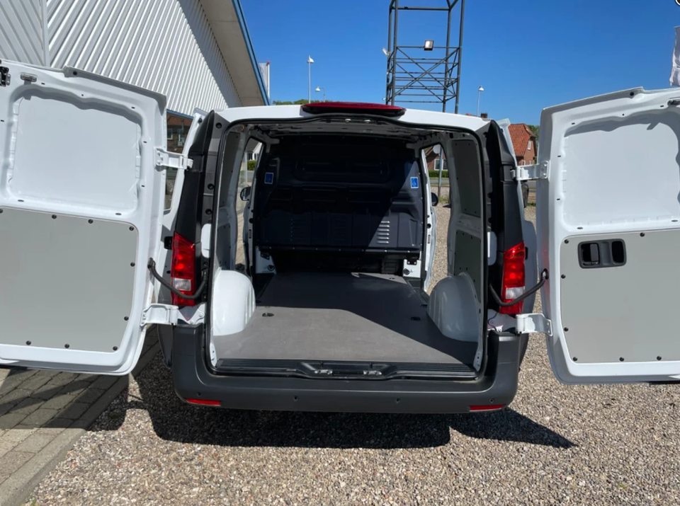 Mercedes Vito 119 2,0 CDi Kassevogn aut. L RWD