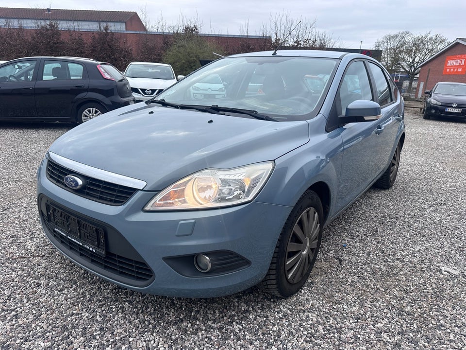 Ford Focus 1,6 Ghia 5d