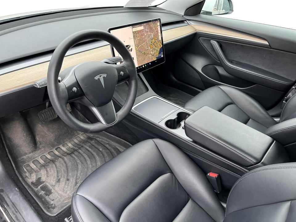 Tesla Model 3 Long Range AWD 4d