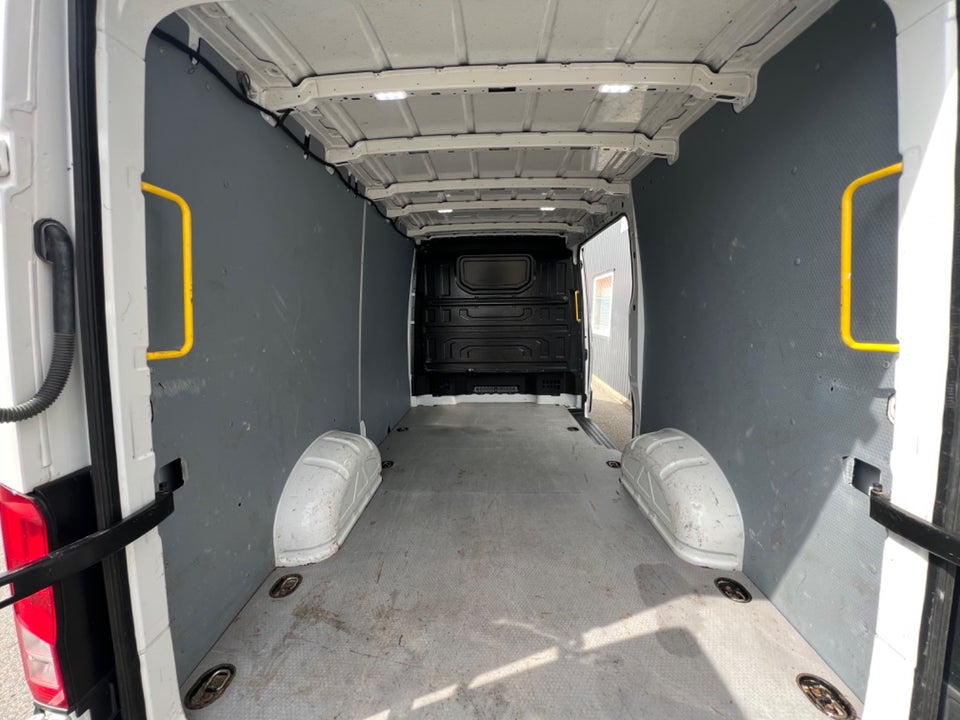 VW Crafter 35 2,0 TDi 140 Kassevogn L3H2