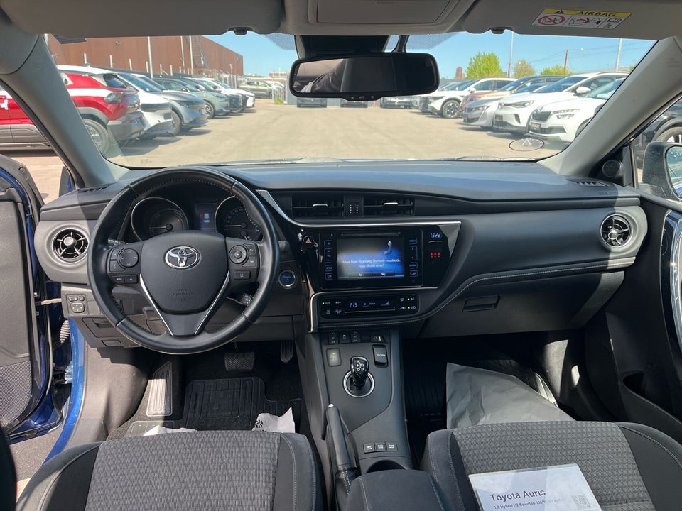 Toyota Auris 1,8 Hybrid H2 Selected CVT 5d