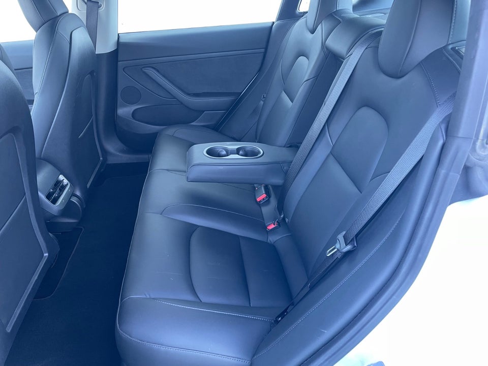 Tesla Model 3 Standard Range+ RWD 4d