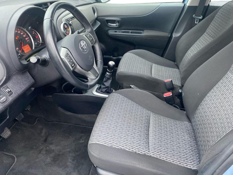 Toyota Yaris 1,3 VVT-i T2 5d