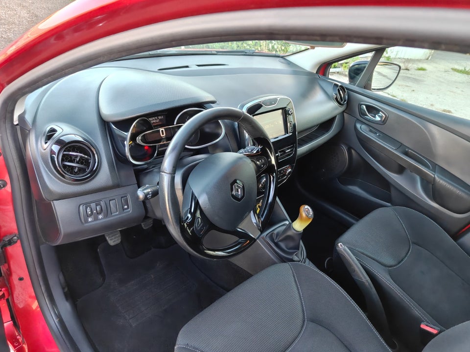 Renault Clio IV 0,9 TCe 90 Expression Sport Tourer 5d