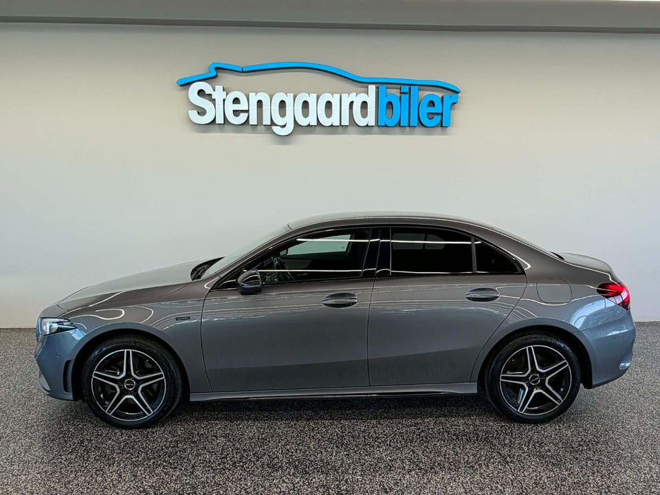 Mercedes A250 e 1,3 AMG Line Night Edition aut. 4d