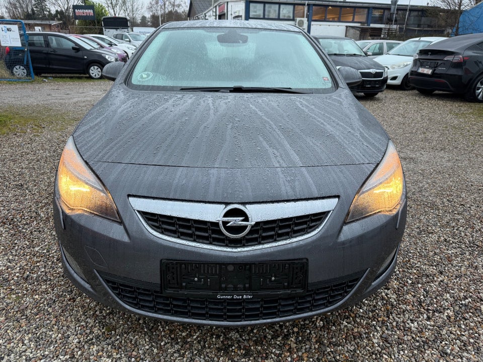 Opel Astra 1,6 Sport aut. 5d