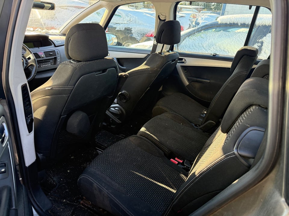 Citroën Grand C4 Picasso 2,0 HDi 138 VTR+ E6G 7prs 5d