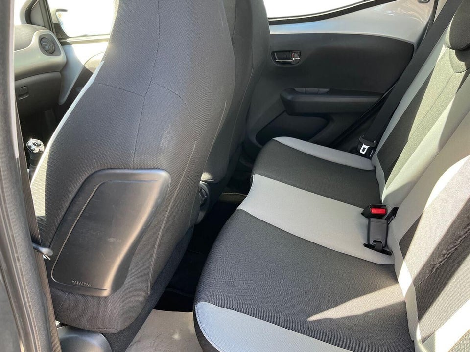 Toyota Aygo 1,0 VVT-i x-play 5d