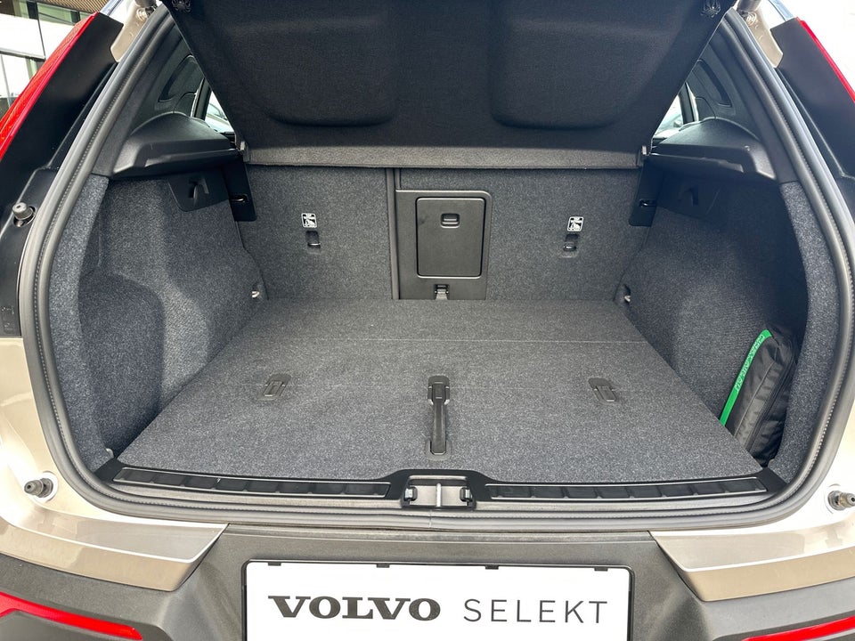 Volvo XC40 ReCharge Extended Range Plus 5d