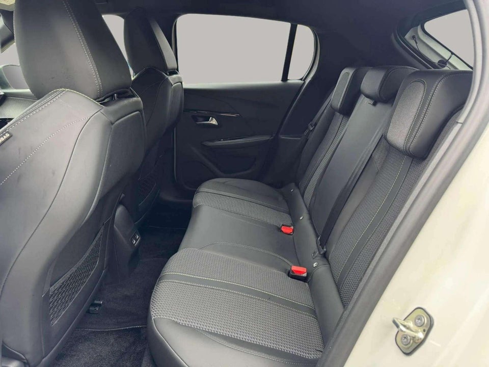 Peugeot e-208 50 GT 5d