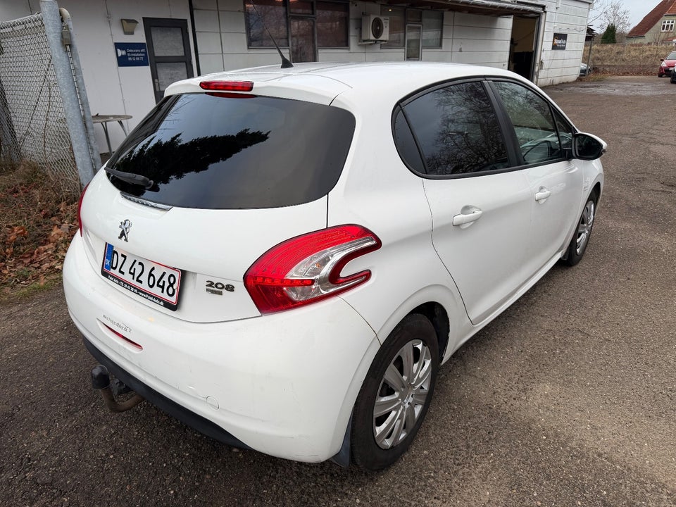 Peugeot 208 1,6 e-HDi 92 Active 5d