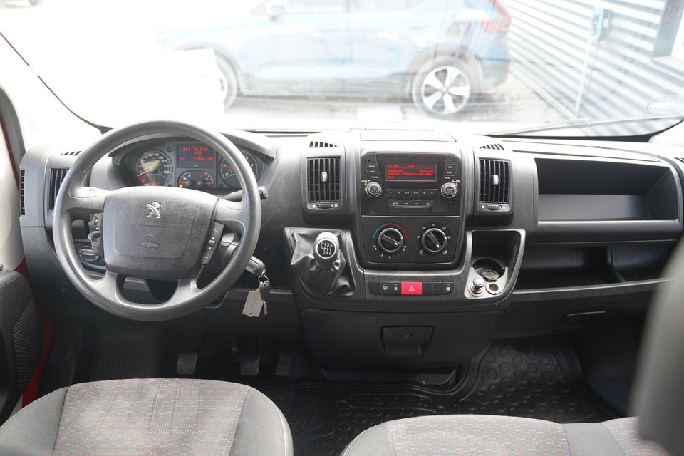 Peugeot Boxer 330 2,0 BlueHDi 130 L2H2