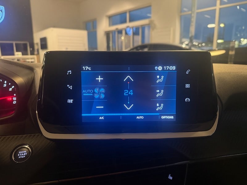 Peugeot 208 1,2 PureTech 100 Allure EAT8 5d