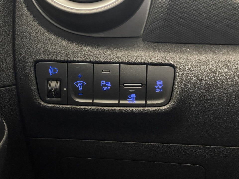 Hyundai Kona 64 EV Essential 5d