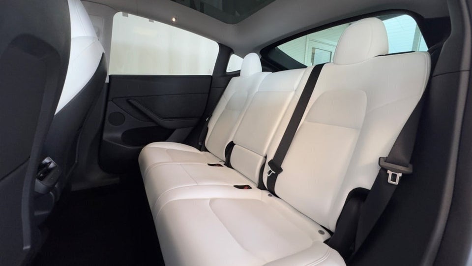 Tesla Model Y Long Range RWD 5d