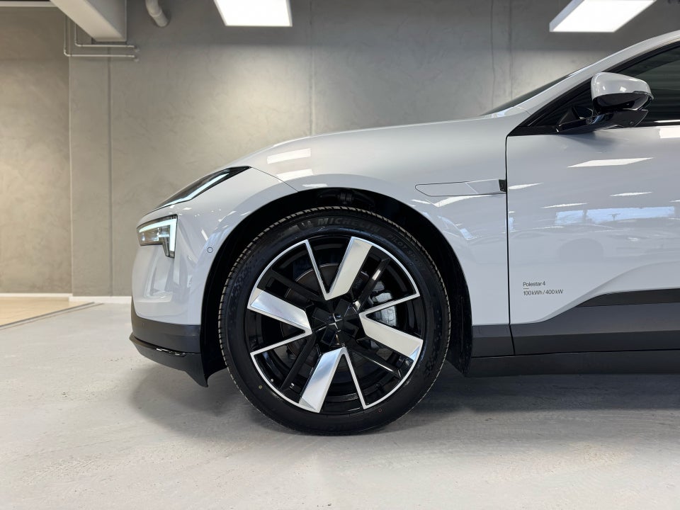 Polestar 4 Long Range AWD 5d