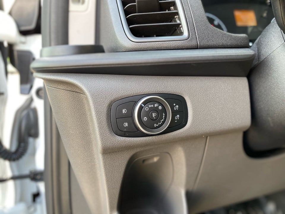 Ford Transit Custom 300 L2 2,0 TDCi 170 Trend