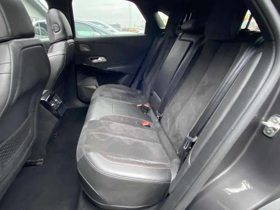 DS DS 7 CrossBack 1,6 E-Tense Exclusive EAT8 AWD 5d