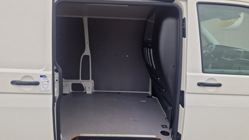 VW Transporter 2,0 TDi 150 Kassevogn DSG lang