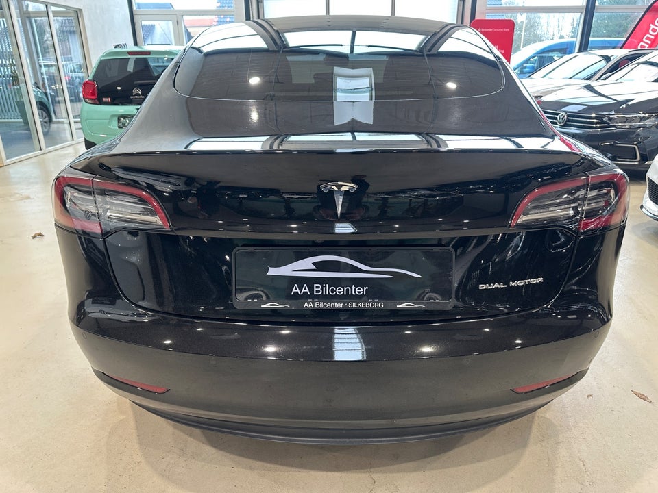 Tesla Model 3 Long Range AWD 4d