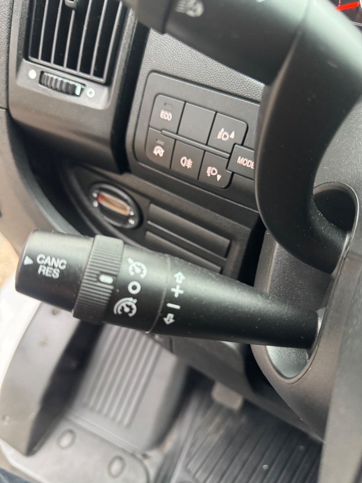 Fiat Ducato 35 2,3 MJT 160 Box m/lift 2d