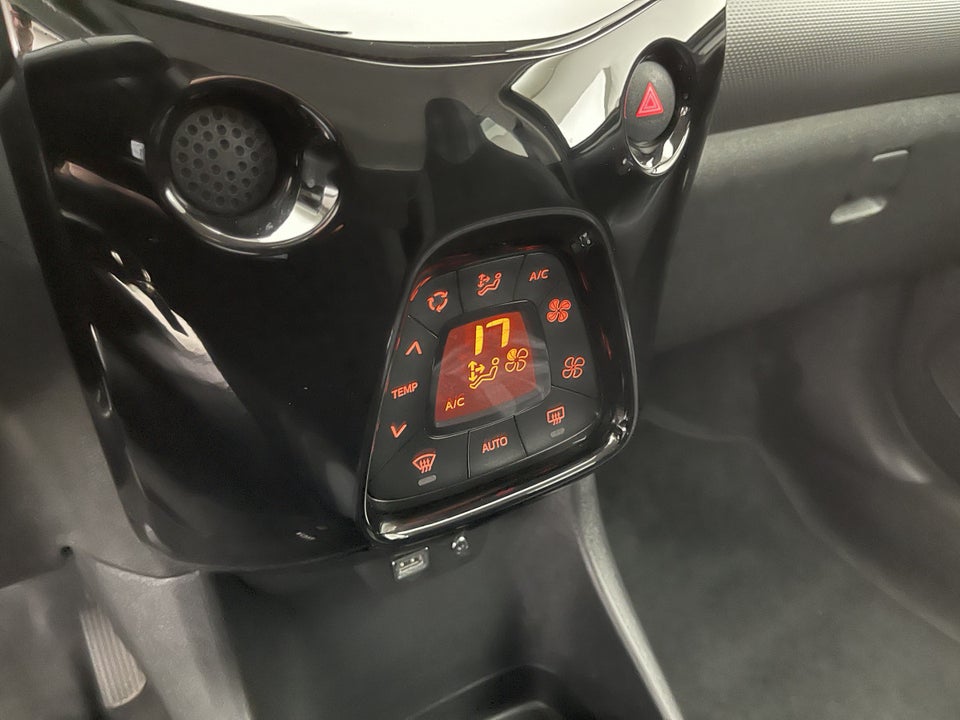 Peugeot 108 1,0 e-VTi 72 Allure+ 5d