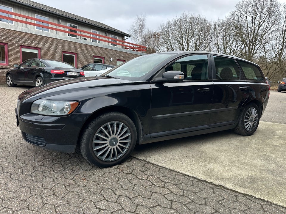 Volvo V50 1,8 Momentum 5d