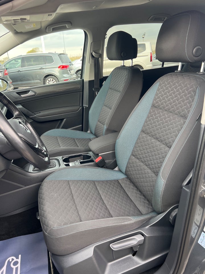 VW Touran 1,6 TDi 115 IQ.Drive DSG 7prs 5d