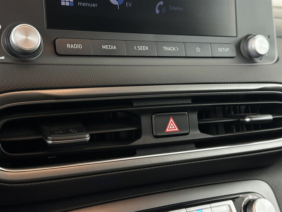 Hyundai Kona 39 EV Essential 5d