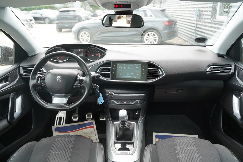 Peugeot 308 1,5 BlueHDi 130 Allure Sky SW 5d