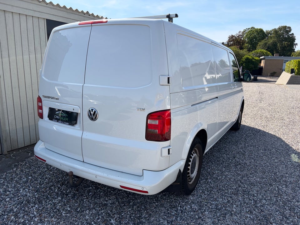 VW Transporter 2,0 TDi 102 Kassevogn lang 2d