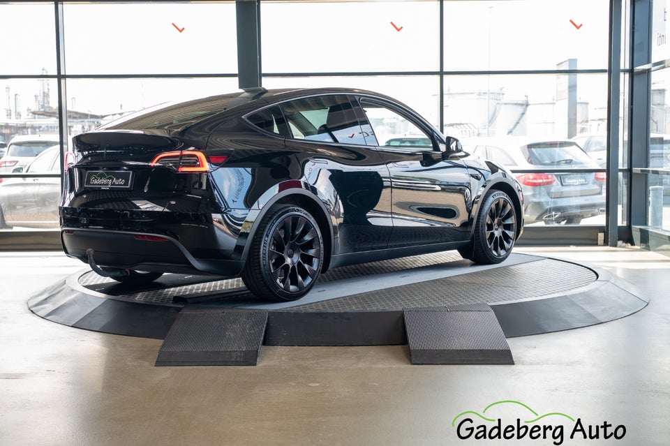 Tesla Model Y Long Range AWD 5d