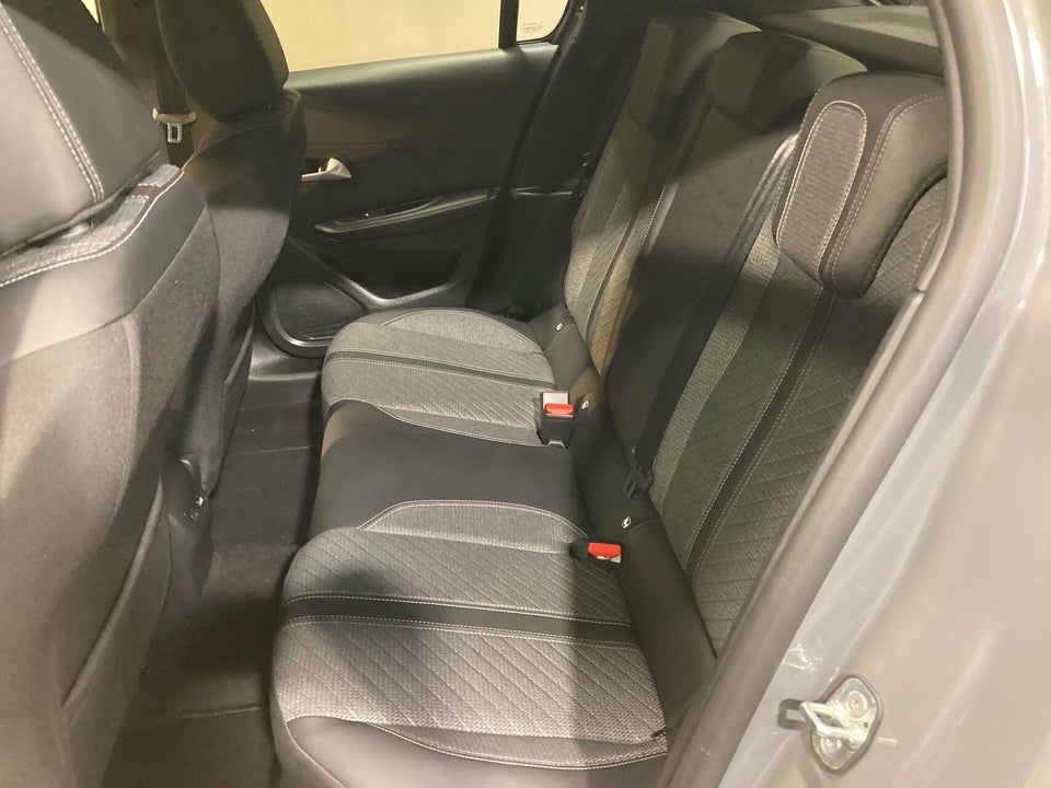 Peugeot 208 1,2 PureTech 100 Allure 5d