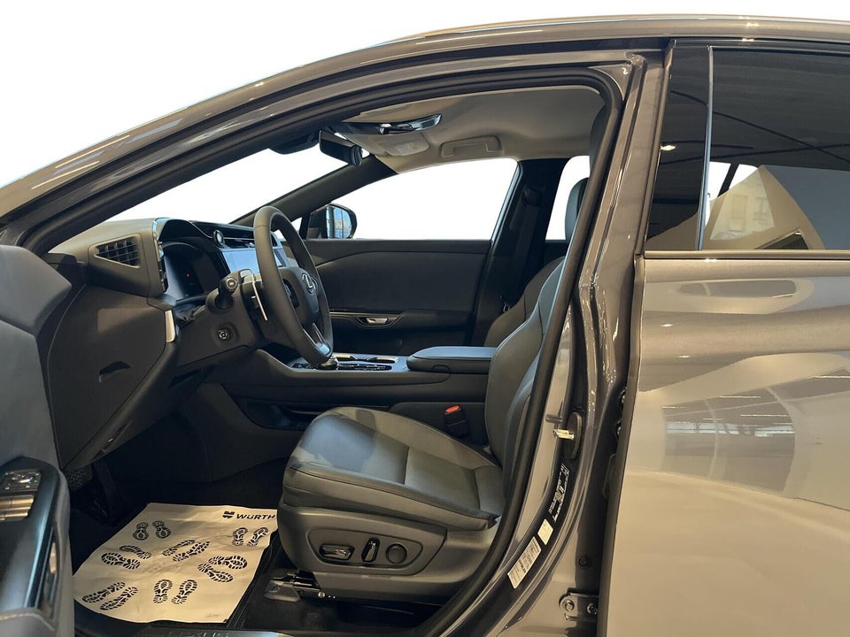 Lexus RZ300e Executive 5d