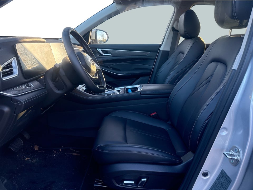 Navor E5 1,5 PHEV Rock 5d