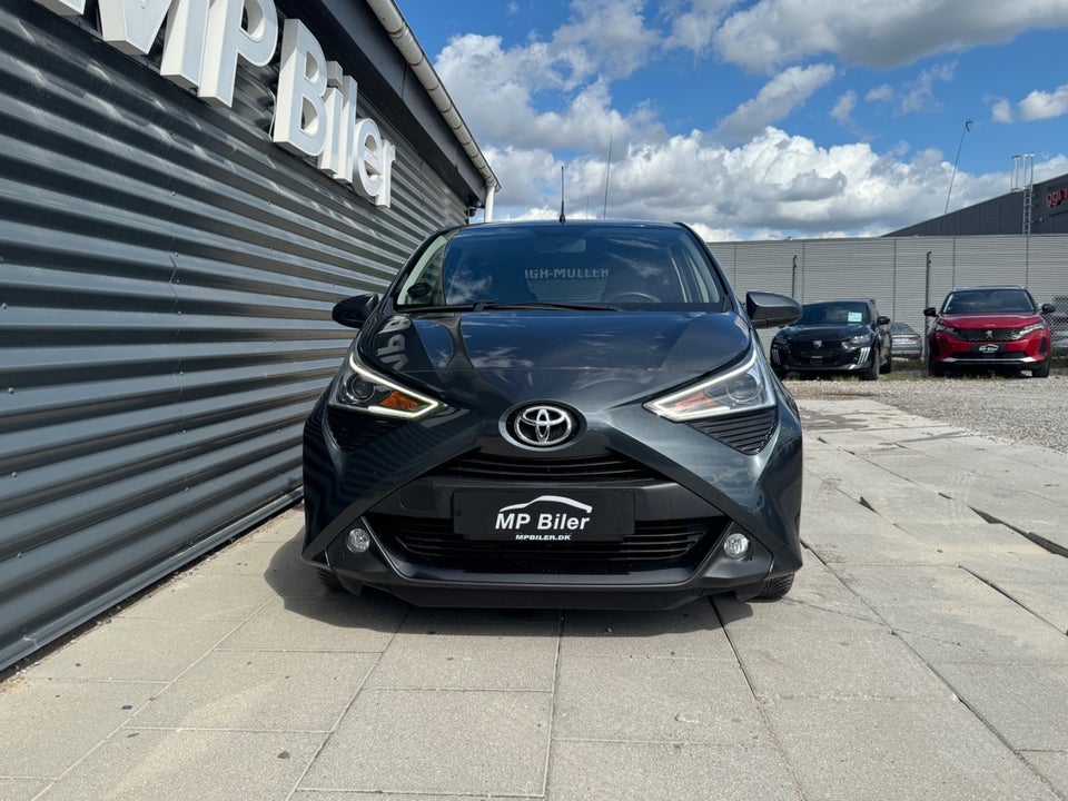 Toyota Aygo 1,0 VVT-i x-press x-shift 5d