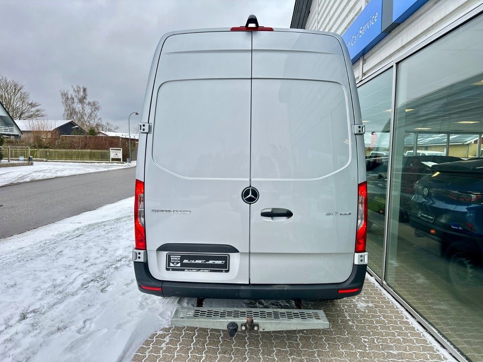 Mercedes Sprinter 317 2,0 CDi A2 Kassevogn aut. RWD