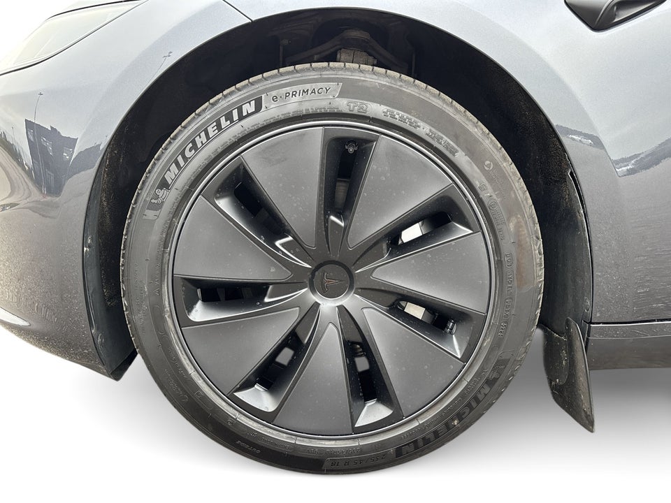 Tesla Model 3 Long Range AWD 4d