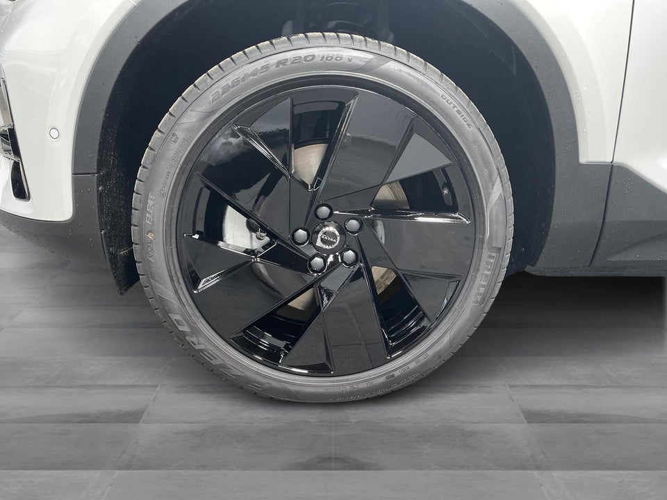 Volvo EX40 Extended Range Black Edition 5d