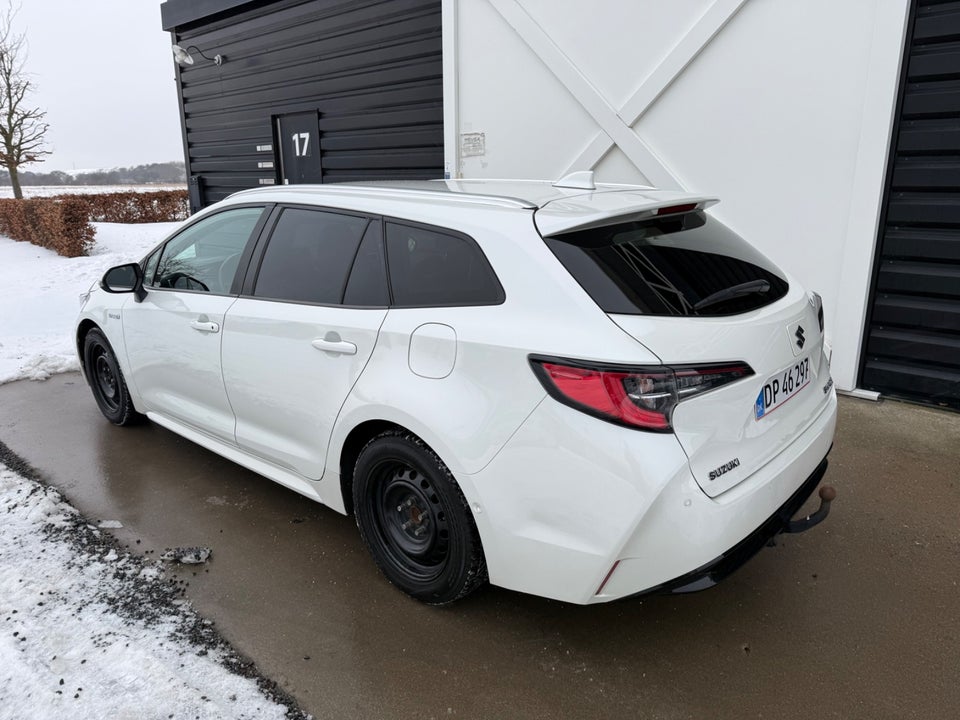 Suzuki Swace 1,8 HEV Exclusive White stc. e-CVT 5d