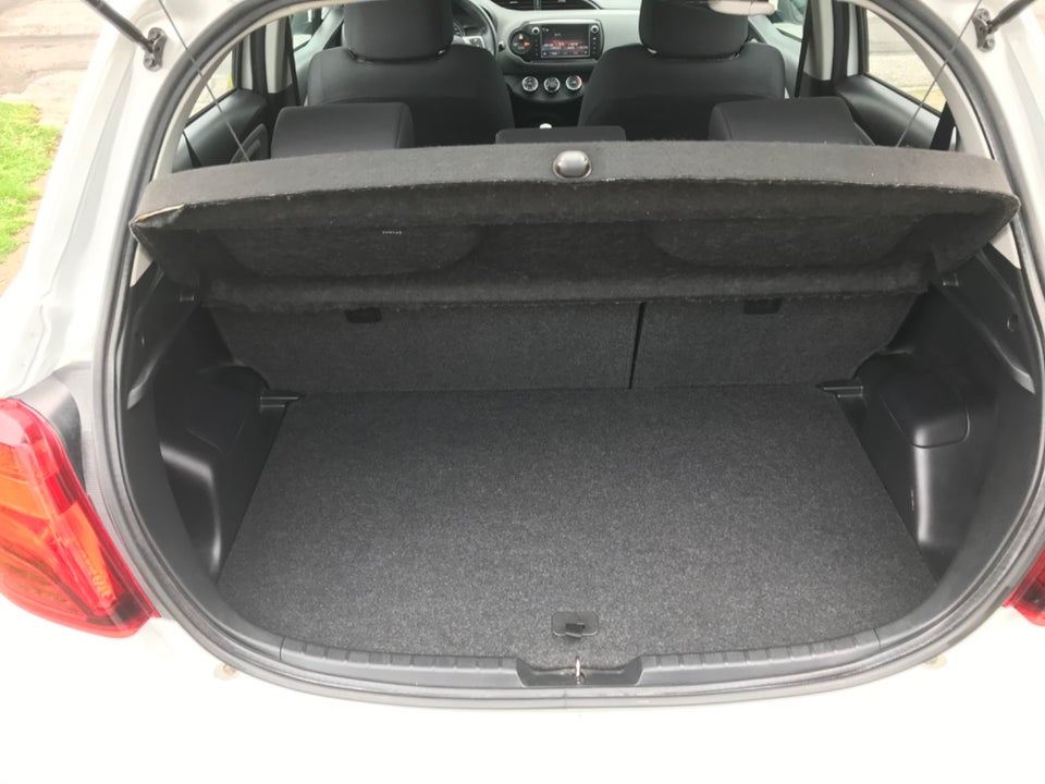 Toyota Yaris 1,3 VVT-i T2 5d