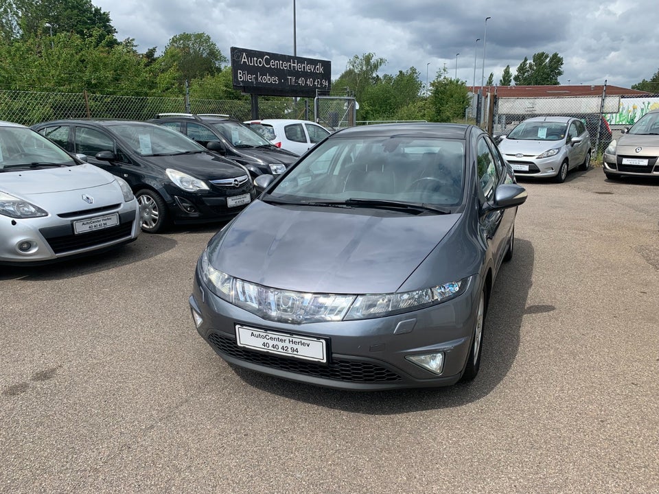 Honda Civic 1,8 Executive 5d