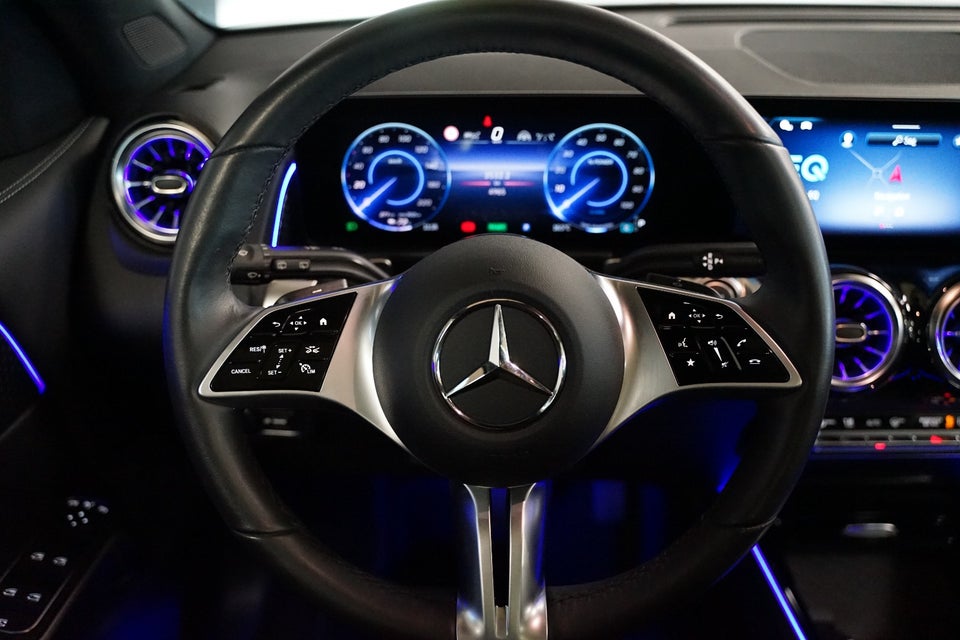 Mercedes EQB300 Progressive Advance Plus 4Matic 5d