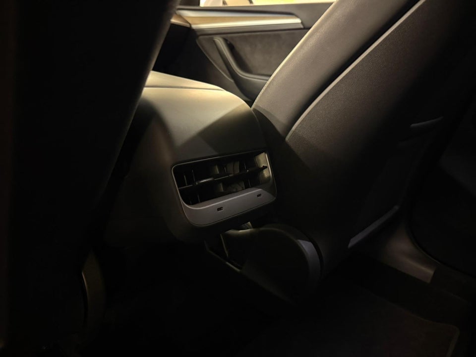 Tesla Model Y Long Range AWD 5d