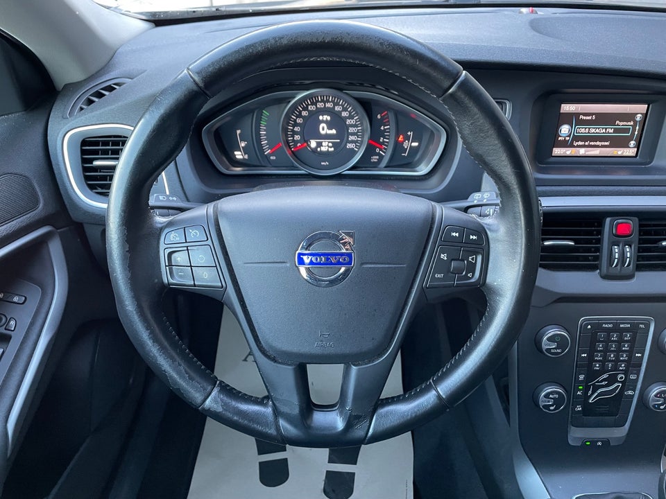 Volvo V40 CC 2,0 D3 150 Kinetic 5d