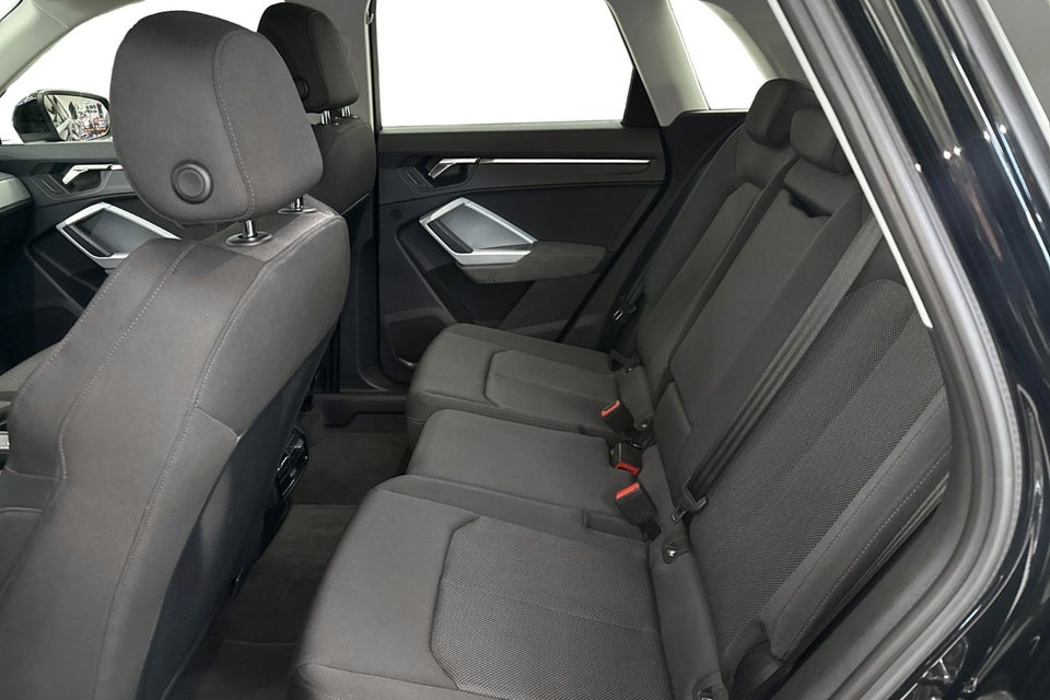 Audi Q3 45 TFSi e Attitude plus S-tr. 5d