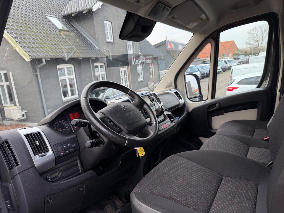 Peugeot Boxer 335 2,0 BlueHDi 163 L2H2 Ultimate