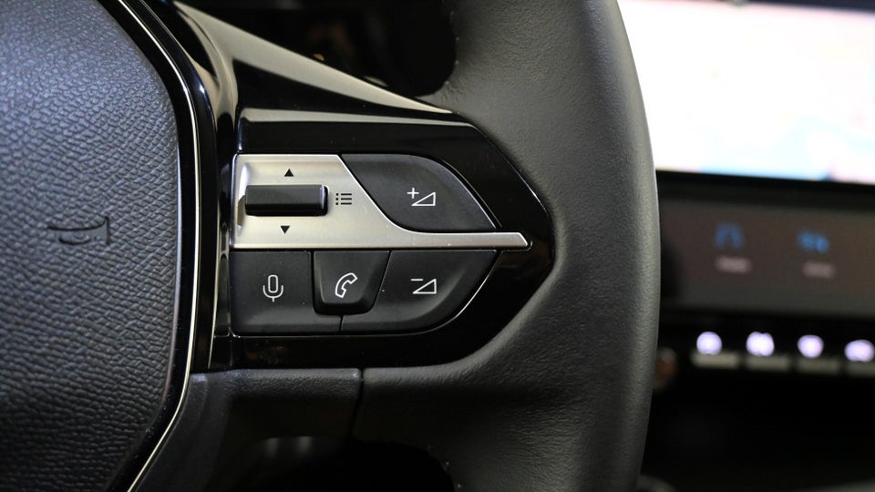 Peugeot 408 1,6 Hybrid Allure Pack EAT8 5d