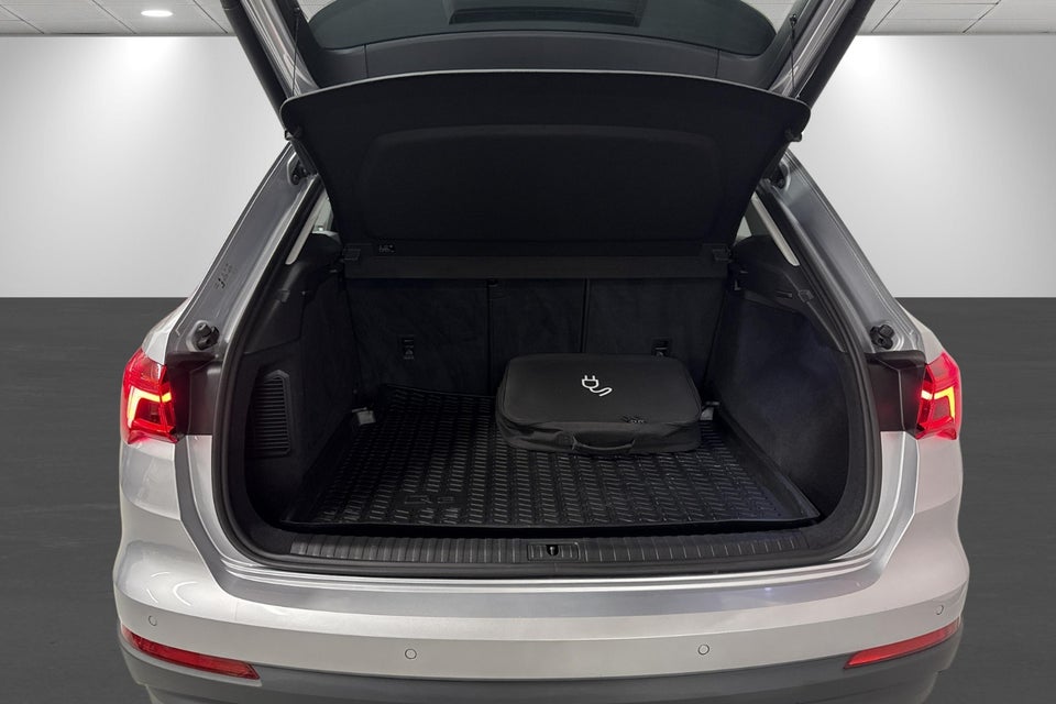 Audi Q3 45 TFSi e Attitude plus S-tr. 5d