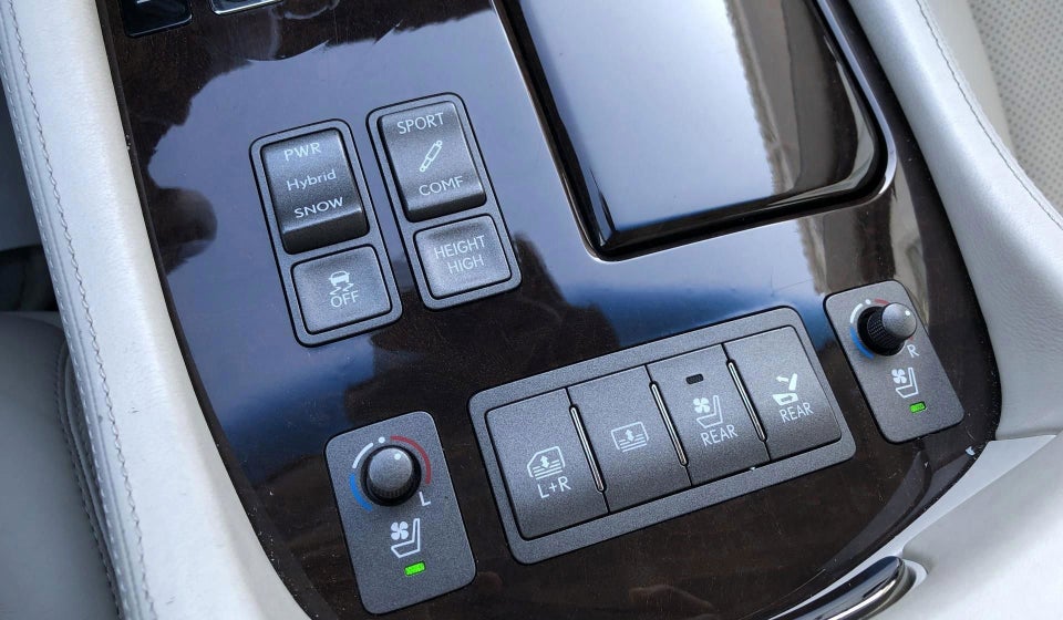 Lexus LS600h L 5,0 Wellness aut. 4d